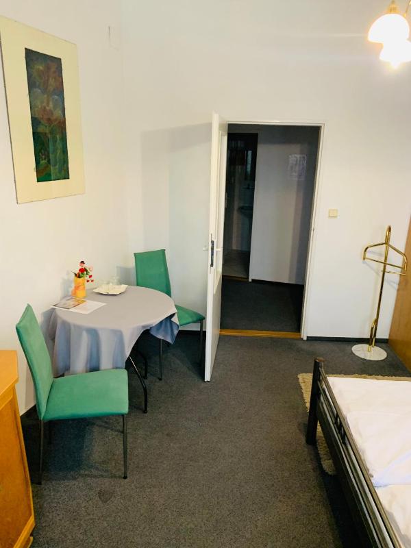 Double Room with Balcony image 3