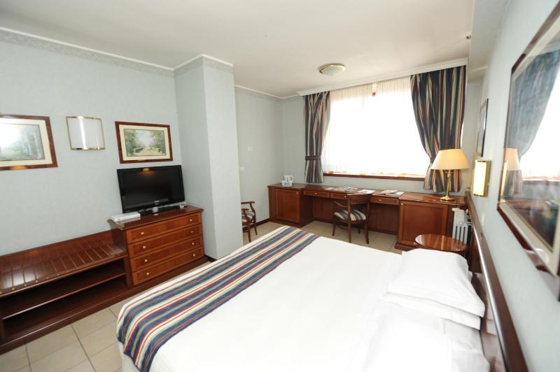 Superior Double or Twin Room image 4