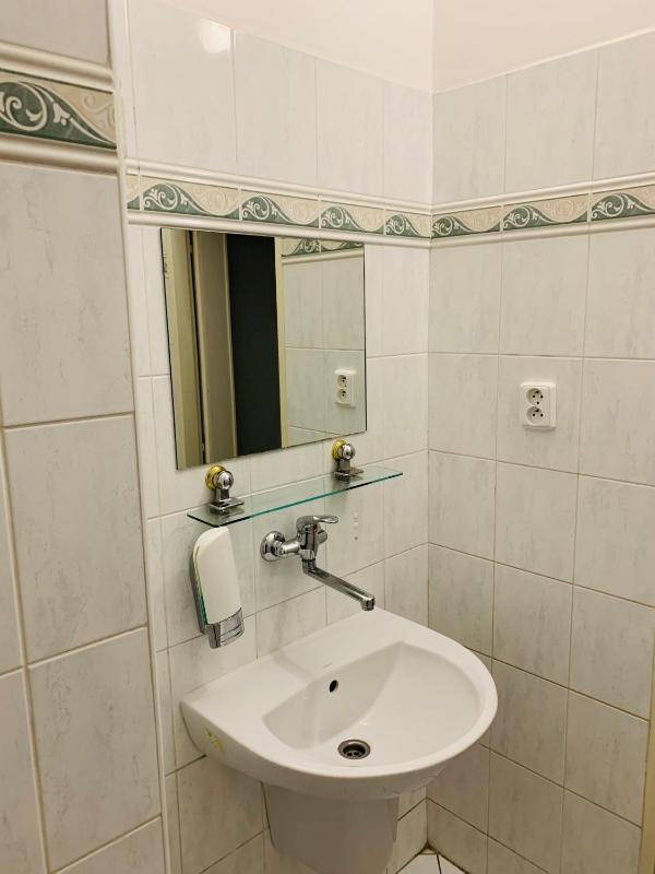 Double or Twin Room image 4