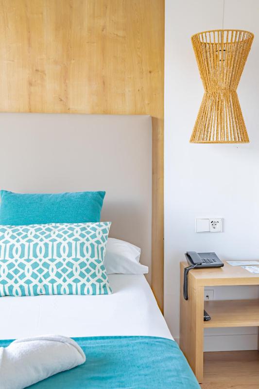Single Room image 4