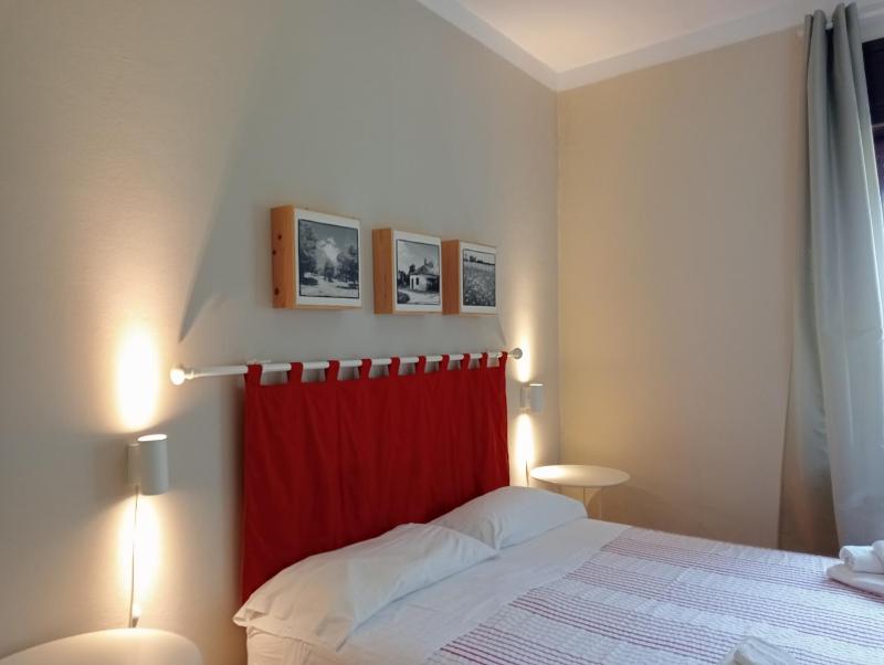 Two-Bedroom Apartment with Balcony image 1