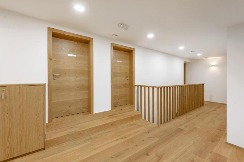 Standard Family Room image 2