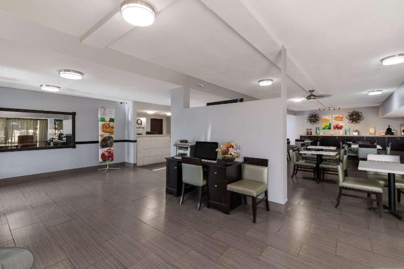 Quality Inn Orange Park Jacksonville - image 13
