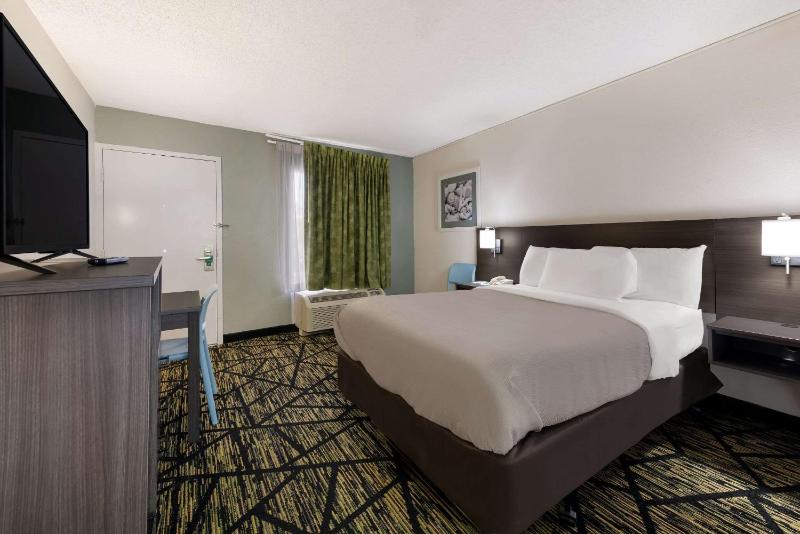 Quality Inn Orange Park Jacksonville - image 16