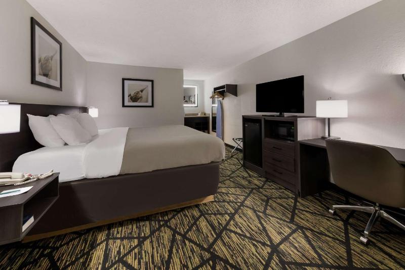 Quality Inn Orange Park Jacksonville - image 25