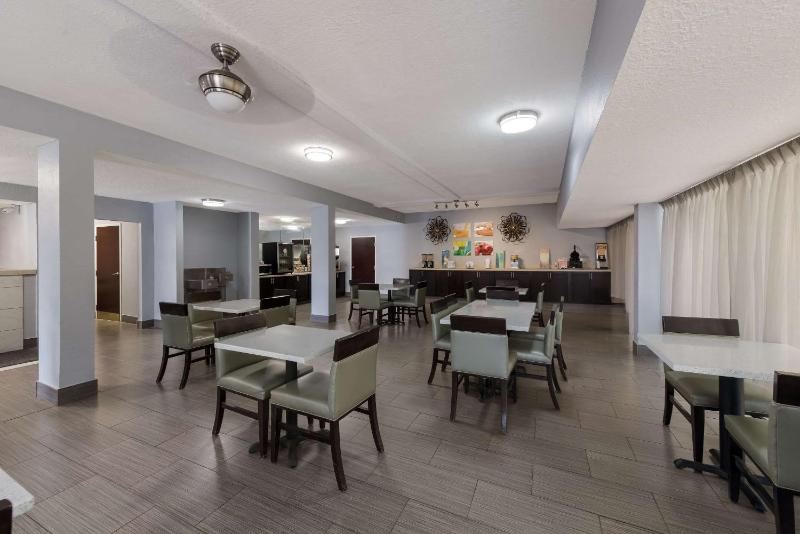 Quality Inn Orange Park Jacksonville - image 15