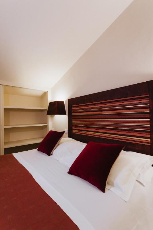 Deluxe Suite - Split Level image 1