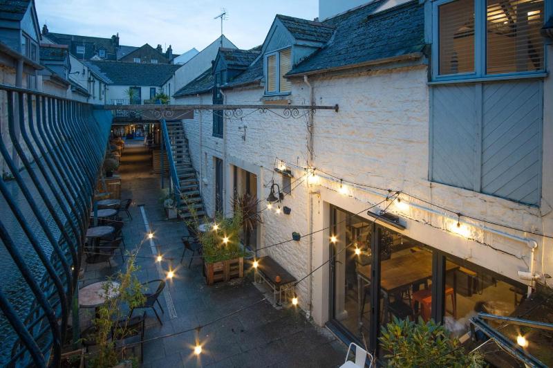 Cosy At The Mews - 2 Bedroom Apartment - Tenby - image 33