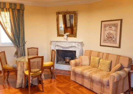 Presidential Suite image 4