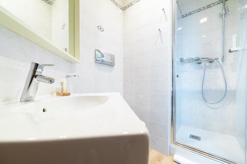 Triple Room image 2