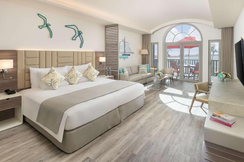 Sea View Junior Suite image 4