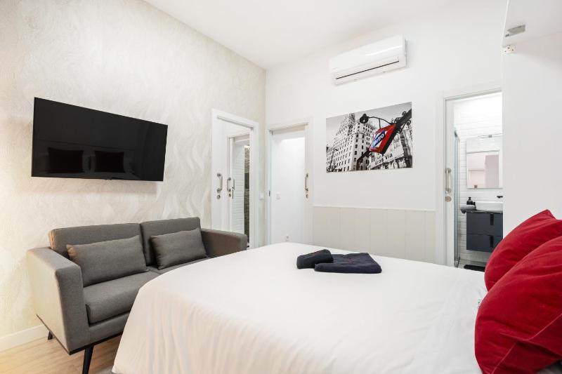 Chueca San Antón Apartment - image 16