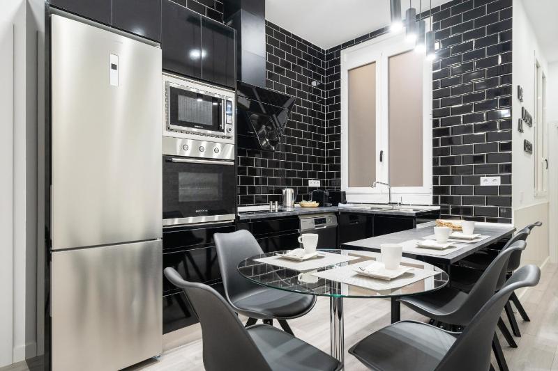 Chueca San Antón Apartment - image 14