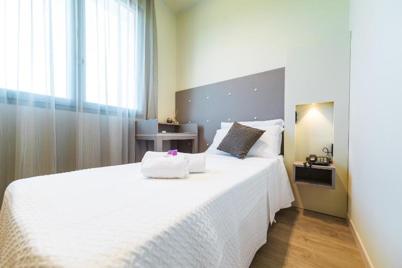 Economy Single Room image 4