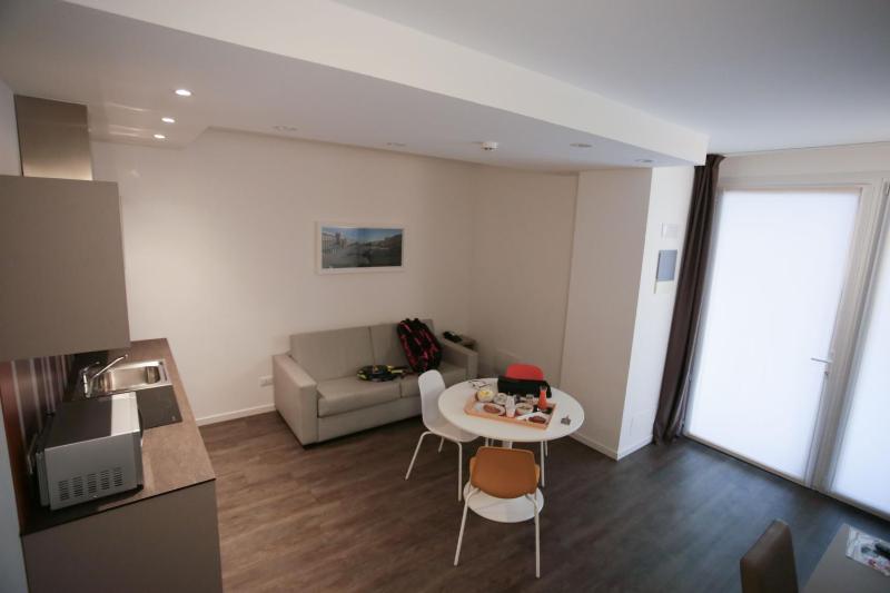 One-Bedroom Suite image 4