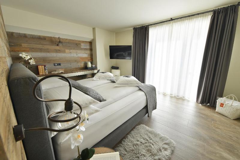 Comfort Triple Room image 3