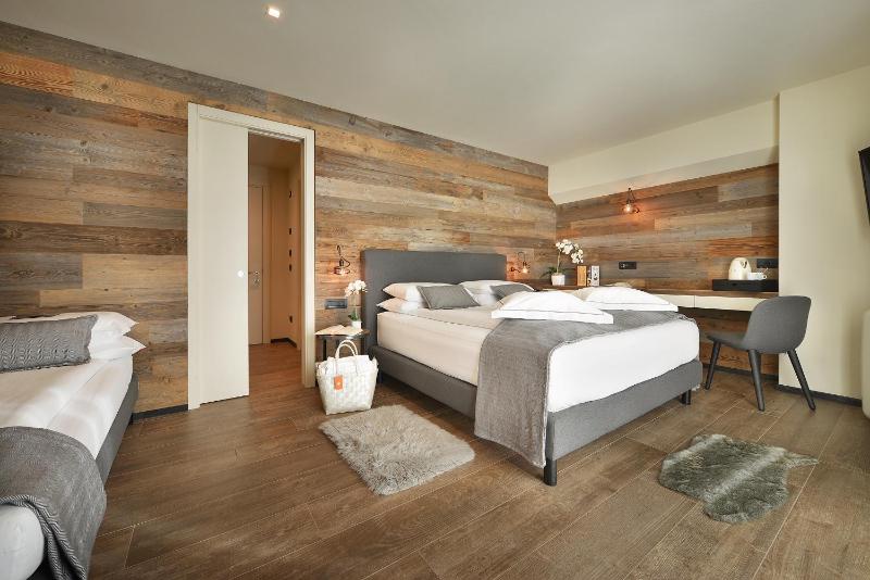 Comfort Triple Room image 4