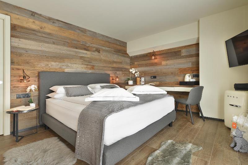Comfort Triple Room image 1
