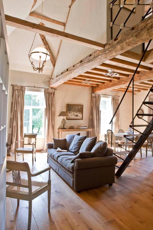 Three-Bedroom House image 2