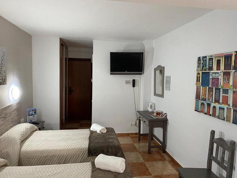 Hostal Virgen del Rocío II - image 8