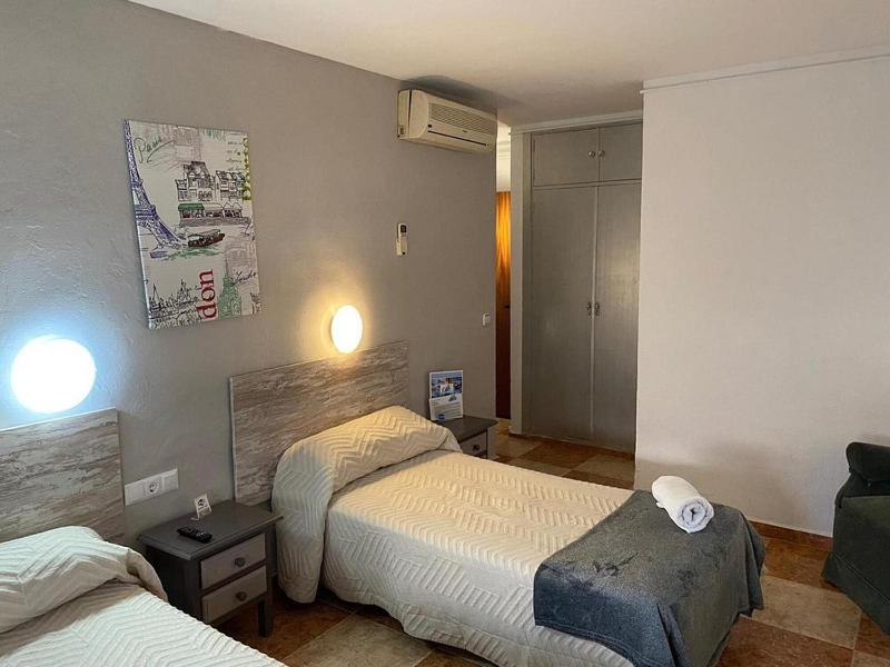 Hostal Virgen del Rocío II - image 9