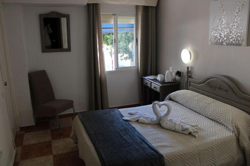 Hostal Virgen del Rocío II - image 10