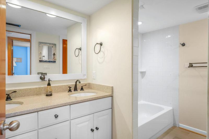 H201S Heron Cove South - 201 - image 33
