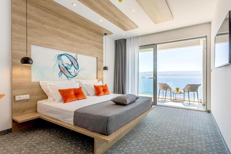 Superior Double Room image 3