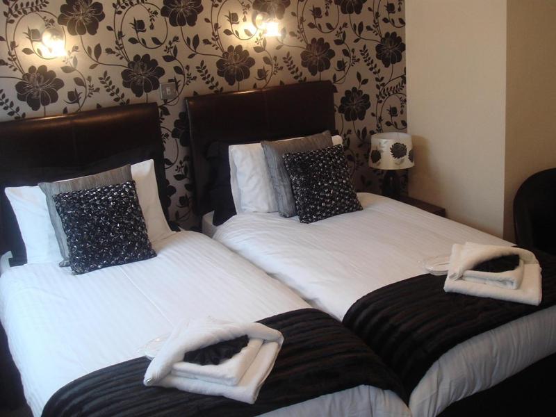 Superior Quadruple Room image 1