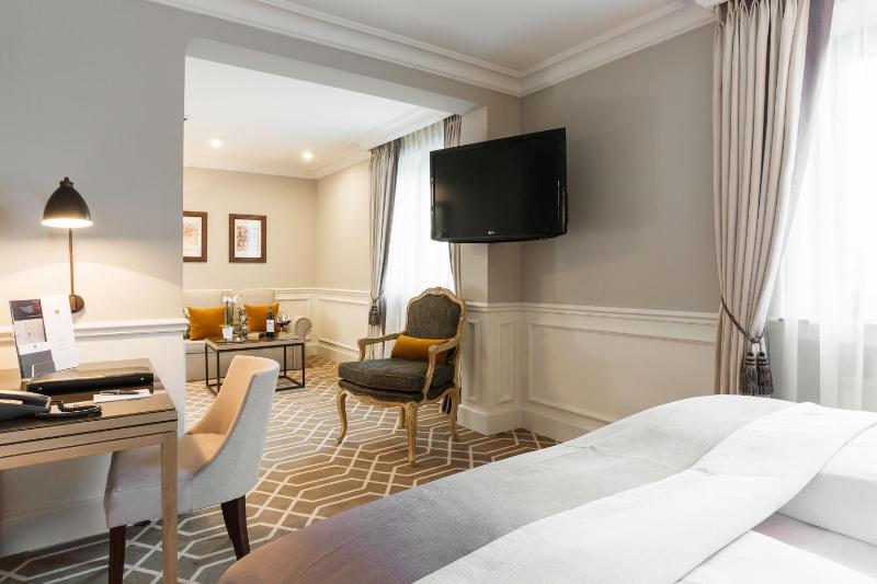 Executive Double Room image 3