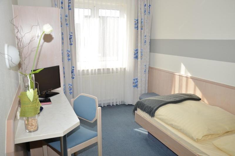 Single Room - Main Building image 3