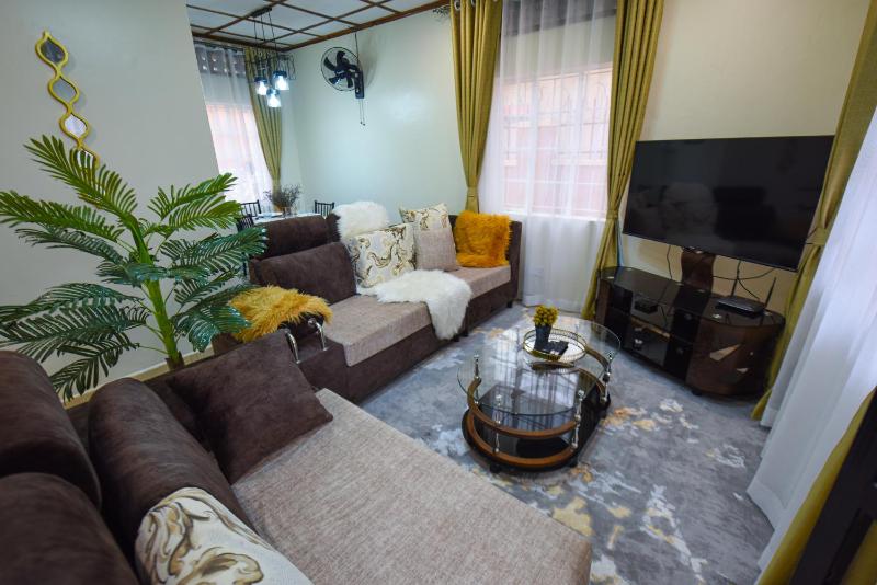 La Citronnelle Entire 3-Bedroom Holiday Home Lovingly Furnished in Naalya Kampala - image 1