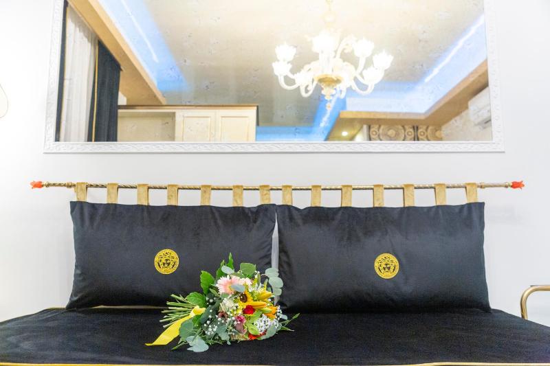 Leucosya Luxury Rooms - image 28