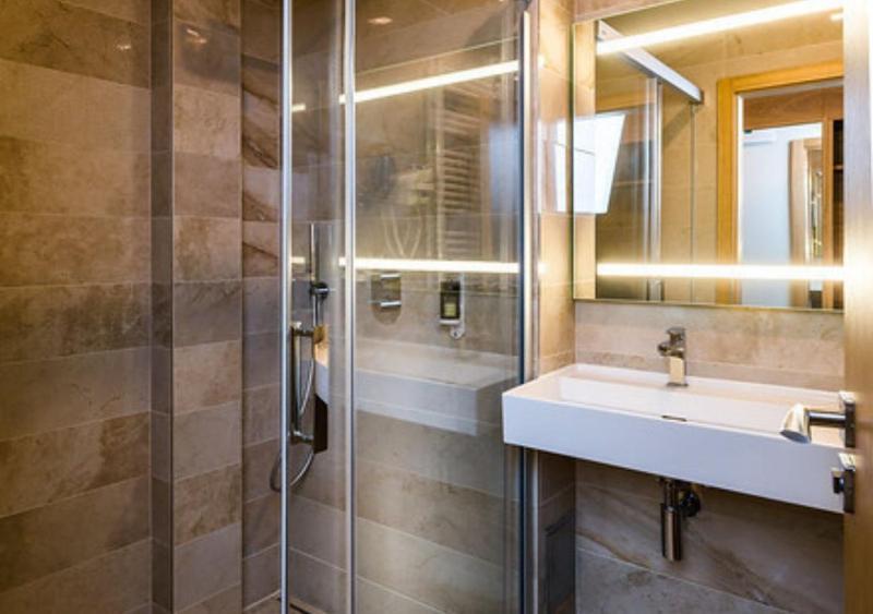 Thermal Double or Twin Room with View image 2