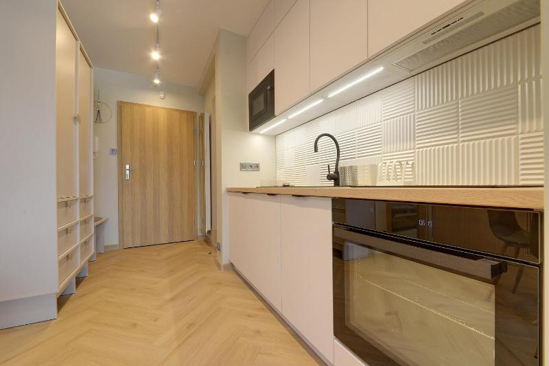 Beżowy Apartament Sun Seasons 24 w Szklarskiej Porębie z Wanną by Noclegi Renters - image 12
