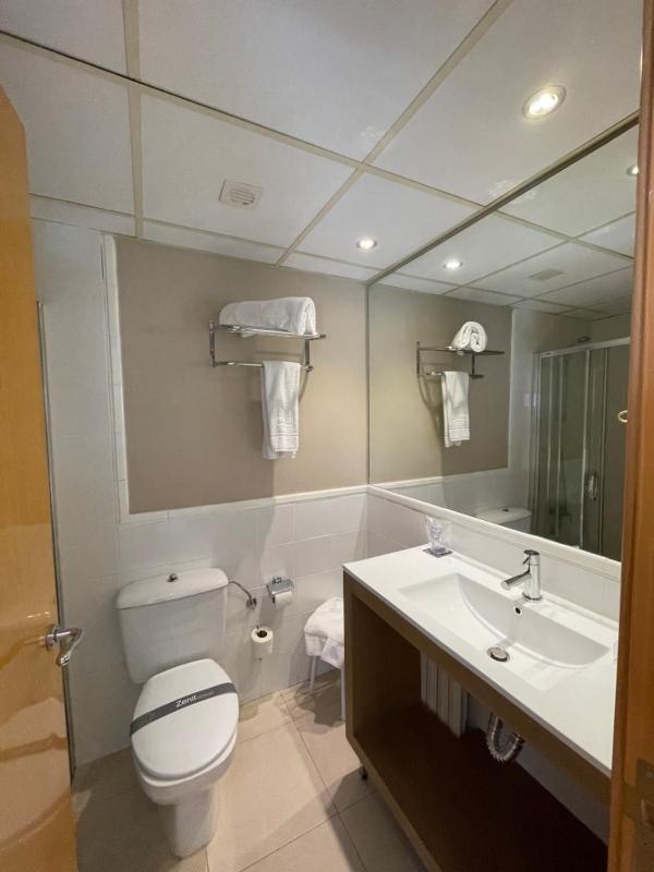 Single Room image 3