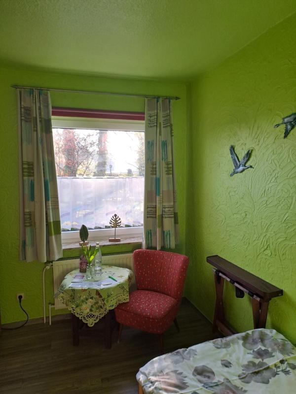 Single Room with Bathroom image 1
