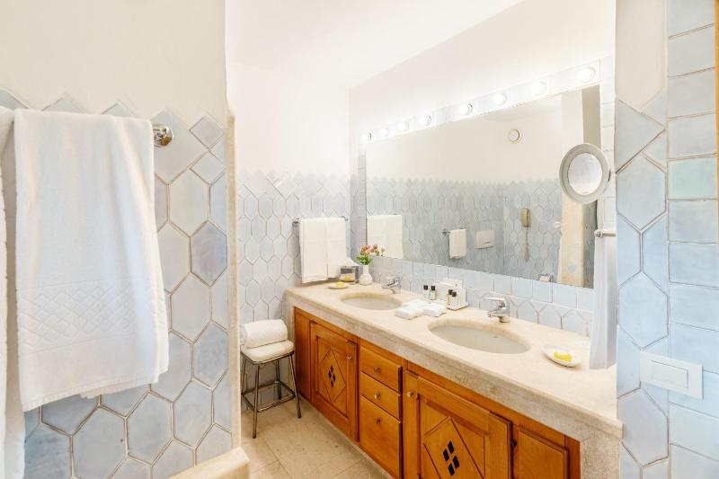 Double Room image 3