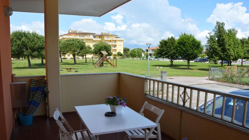 Wonderful two bedroom apartment close to the beach Images