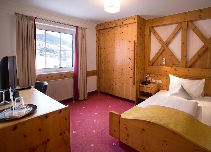 Single Room image 4