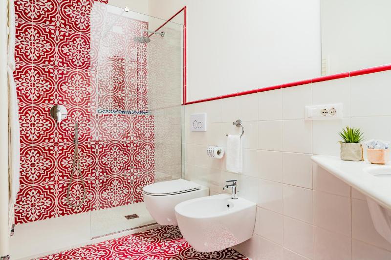 Deluxe Double or Twin Room image 4