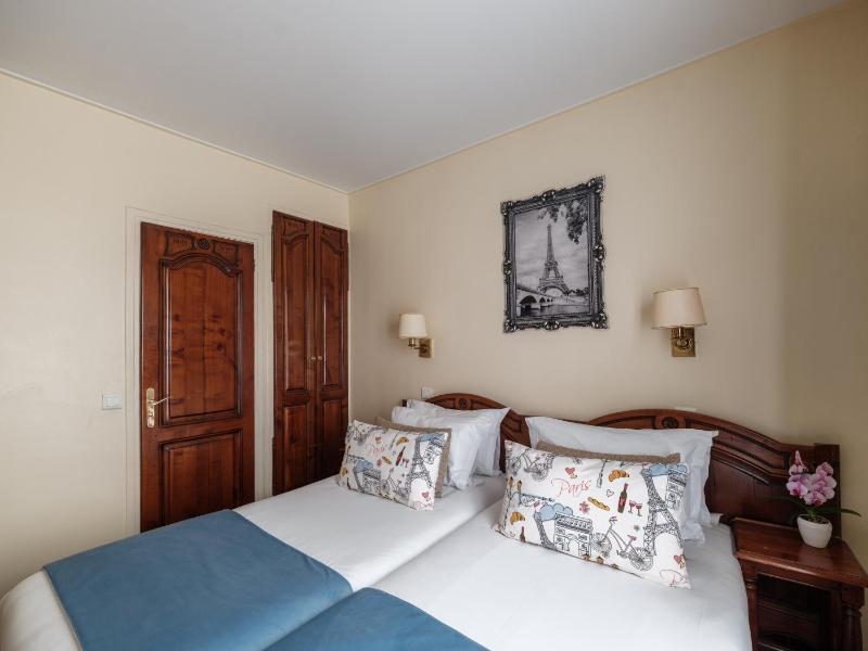 Small Twin Room image 3