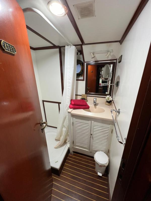 Cabin on Boat (1 Adult)  image 3