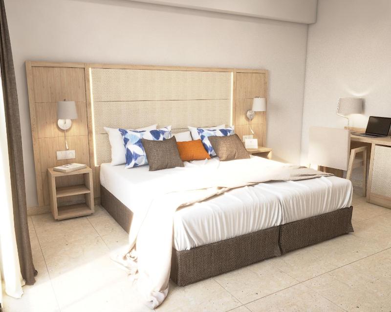 Deluxe Room image 4