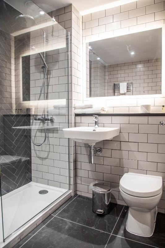 Superior Double Room image 4