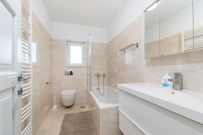 Apartment Paola - image 10
