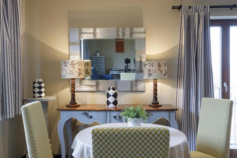 Studio Apartment image 2