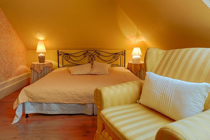 Double Room with Private Bathroom image 4