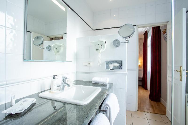 Superior King Room - Non-Smoking image 1
