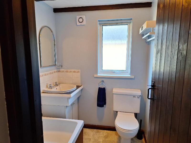 Cedar Bungalow image 3